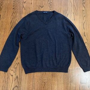 J. Crew men’s merino wool v-neck, size L